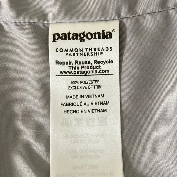 Patagonia women’s grey full zip vest, size large - Picture 6 of 8